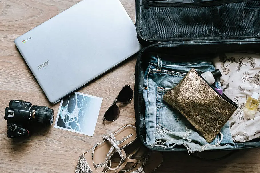 Packing Light Travel Tips