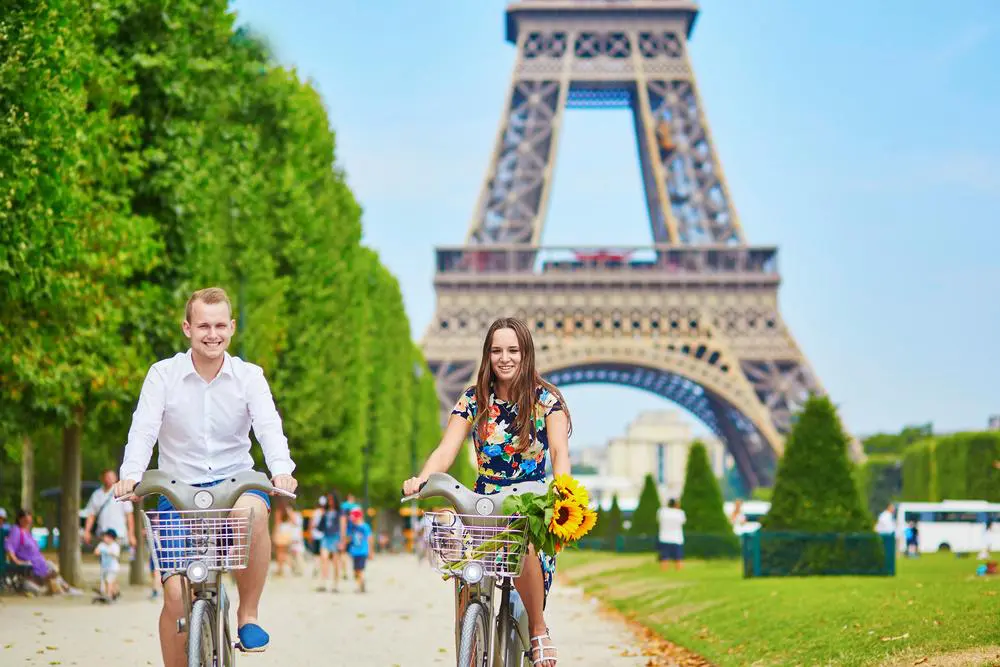 Romantic Places in Paris